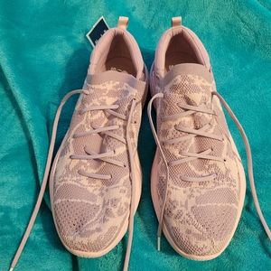 Nwt sorel sneakers👟 size 12